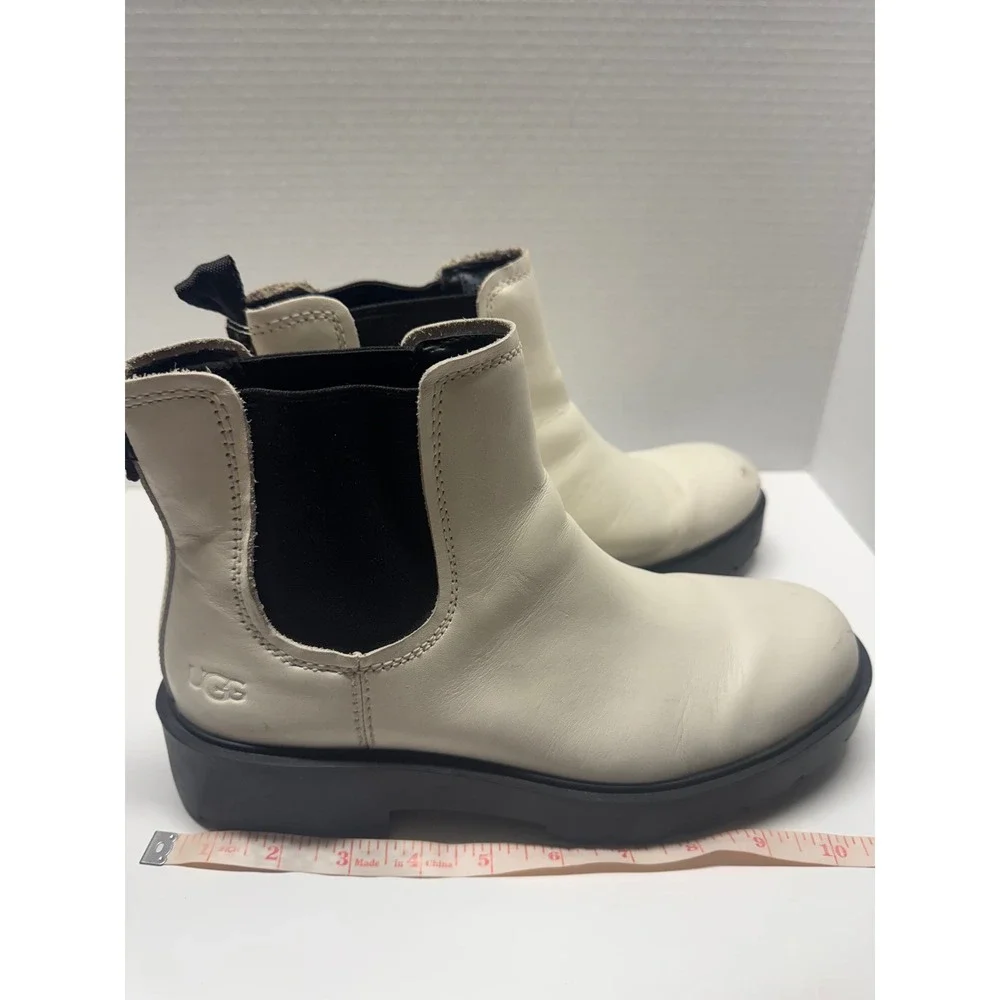 UGG Ashton Chelsea Boots Bright White Leather‎ Lug Sole 1115891 Womens 10